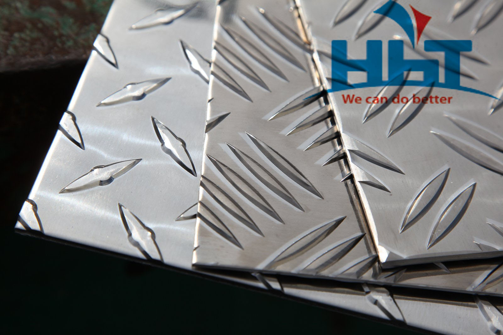 những điều cần biết về nhôm gân chống trượt